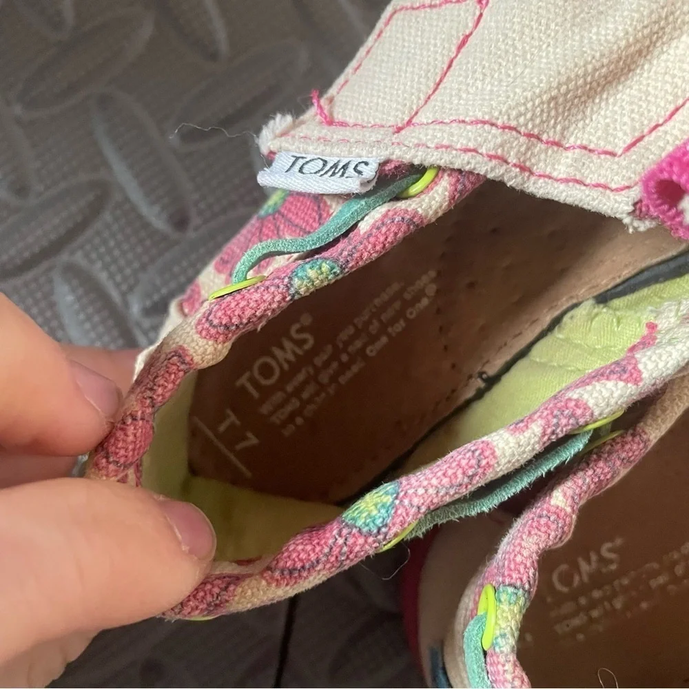 TOMS Pink Daisy Bimini Slip-On Shoe in Bright Pink